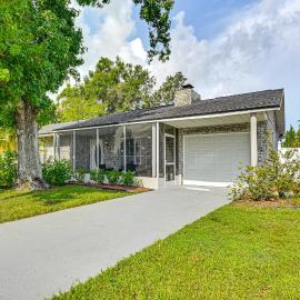 Pet-Friendly Home w/ Lanais, Near Dtwn Tampa!