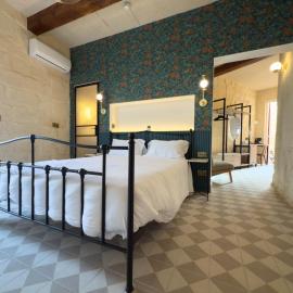 Fourteen Guesthouse, hotel in Żejtun