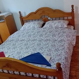 Kuca pored rijeke Kurikuće