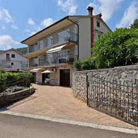 Apartments with parking space Lovran, Opatija - 23701, hotel en Lovran