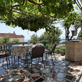 Apartments with parking space Lovran, Opatija - 23701, hotel in Lovran
