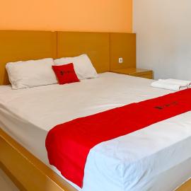 RedDoorz at My Home Haurgeulis Indramayu, hotel i Baoen