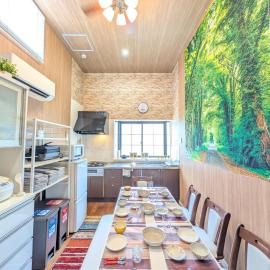 Nagoya Station is 17 minutes by car parking for 2 cars! Up to 11 people pets welcome!, hotel en Kiyosu