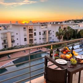 AlbufeiraOrada Cozy&Sunny Condo by BeCherish, hotel sa Albufeira