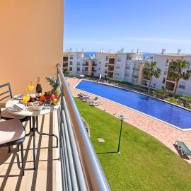 Modern Ocean, Garden & Pool view Condo by BeCherish, hotel sa Albufeira