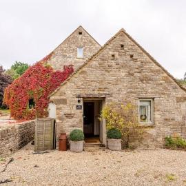 The Hideaway - Authentic Cotswolds Village Living, hotel a Birdlip