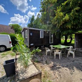 Le Bungalow, hotel em Saint-Germain-du-Bois