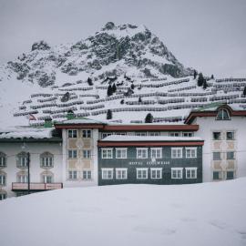Hotel Edelweiss, hotell i Zürs am Arlberg