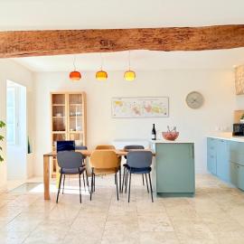 Maison nichée au coeur des vignes proche de Givry, hotel in Givry