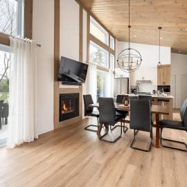 Ski Condo & Spa - L'Elegance Des Sommets、Adstockのホテル