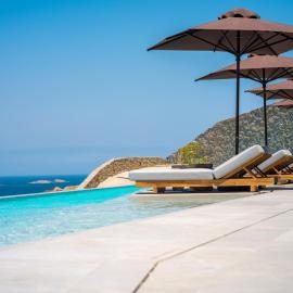 Petrablu Mykonos, hótel í Ftelia