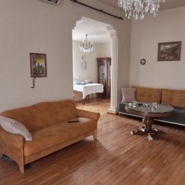 Семейныи номер двумя спальнями, hotel di Kobuleti