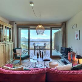 ARC 1600, LE RIDGE, Appartement 08 personnes Vue Montagne - ski aux pieds - Sauna, Hammam, Piscine、アルク1600のホテル