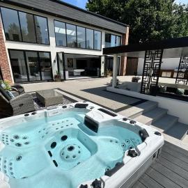 5 Bed Villa-Sleeps 10-Hot Tub-Bar & Pool table, hotell i Doncaster
