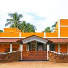 TRK Farms, Vinmeen retreat, hotel a Latteri