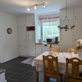Hus mellan Jädraås Kungsberget, hotel di Jädraås