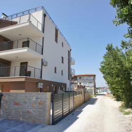 Spacious apartment sleeps 4 by the beach, hotel din Medulin