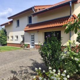 Ferienwohnung Im Grünen: Halbendorf şehrinde bir otel