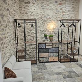 Écrin Minéral au cœur de Vallon-Pont-d'Arc, hotel in Vallon-Pont-dʼArc