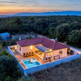 Villa Relax Petrčane, hotel in Petrcane
