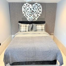 Garden Studio - Private, Modern Near Town Centre, Station & Airport, hotelli kohteessa Luton