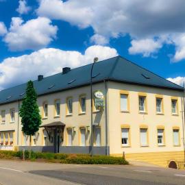 Apartment in Pellingen with parking, hotel in Pellingen