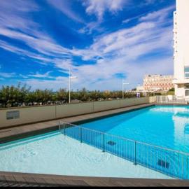 Beau studio rénové, balcon, accès plage, piscine