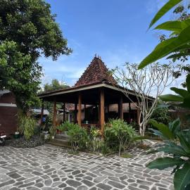 Kumojoyo Homestay, hotel in Borobudur