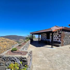 CR La Montañeta "by henrypole home", hotelli kohteessa Artenara