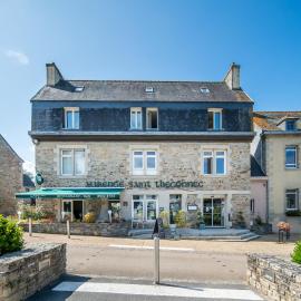 Logis Auberge Saint Thégonnec & son Restaurant, Hotel in Saint-Thégonnec