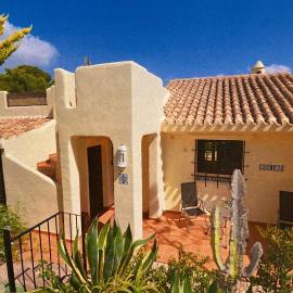 Entire Bungalow style villa in La Manga Club, hotel din Atamaría
