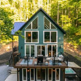 The Greenhouse with Indoor Slide close to Hocking Hills