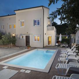 Villa Nocciola with Sea View, Private Pool and Sauna