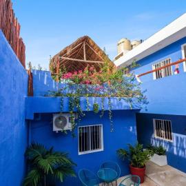 CasaBella- Private Villa-6 Bed 6 Bath-Beachwalk – hotel w mieście Playa del Carmen