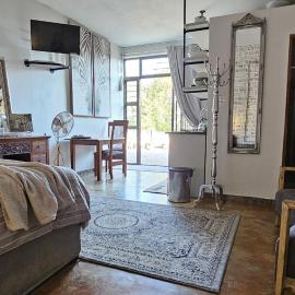 Upstairs R-3 Self Catering Unit