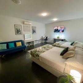 Private unit in Whitehaven Crescent