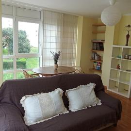 Apartamento 2 dormitorios con piscina y garaje en Foz, ideal para playa y excursiones