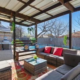 4BR House with Pool near Stadium & DFW