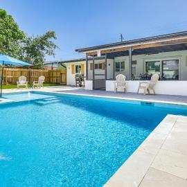 Swim, Game & BBQ: Family Retreat in Stuart