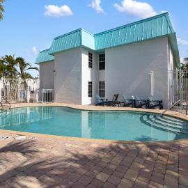 Siesta Key Condo - Beach, Pool & Village Fun!