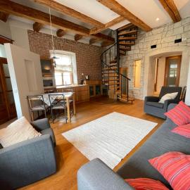 Old town Luxury Loft with Sauna, hotel in Kuressaare