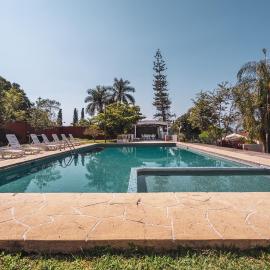 Gran casa con alberca climatizada jacuzzi y asador