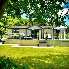Arbennig Luxury Lodges, hotel a Mold