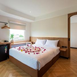 The Moment Hotel, hotel v mestu Ban Bang Khan