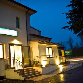 Hotel Main Street, hotel a Cerasolo