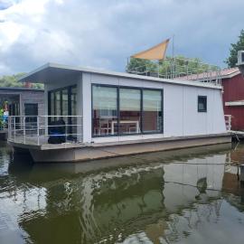 Hausboot Hafen2wo, hotel v destinaci Winsen