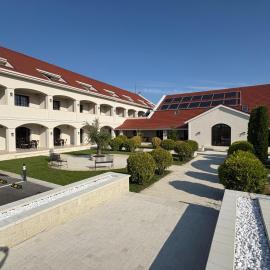 The Nook, hotel in Pădureni