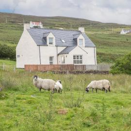 Charming Isle of Skye Holiday Cottage, Glendale, hotel in Glendale