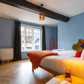 2BR Modern Apt with Stunning Views Near Cathedral