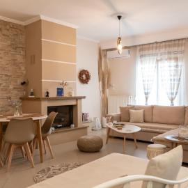 Arya Guesthouse, hotel in Polygryos